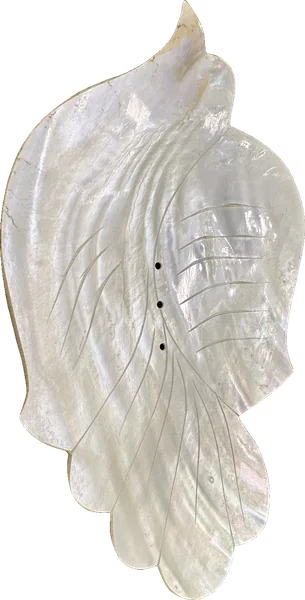 Mother-of-pearl dish — Carved bird