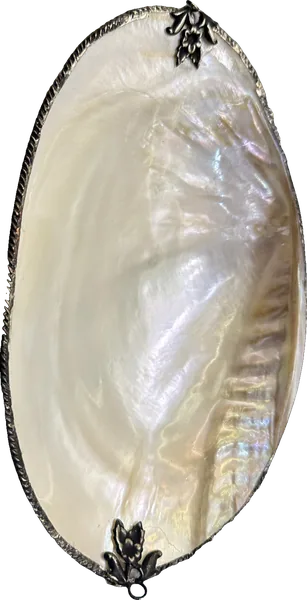 Mother-of-pearl plate with metal trim